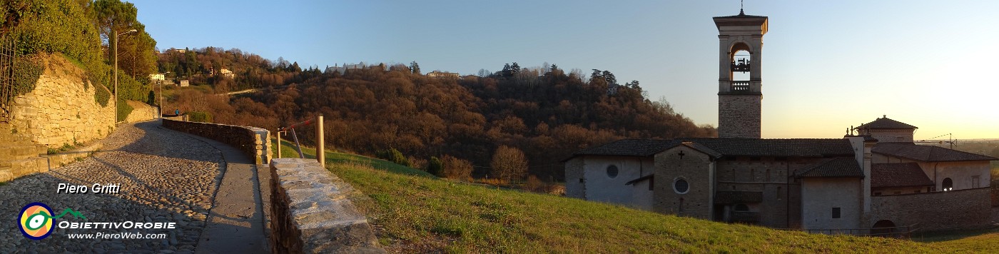 90 Il Monastero di Astino nella luce e nei colori del tramonto.jpg